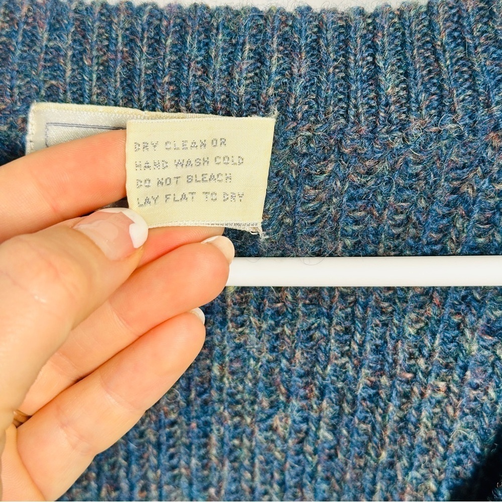 The Eagle’s Eye Shetland Wool V-Neck Sweater Rib Knit Vintage Academia Blue Med - Picture 5 of 8